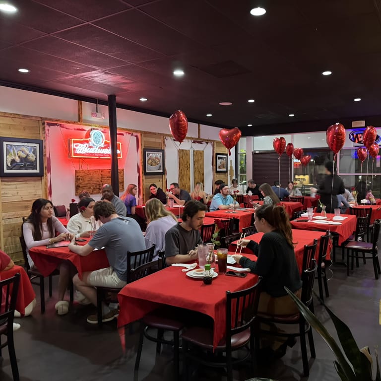 Relaxed Dining & Happy Hour You'll Enjoy